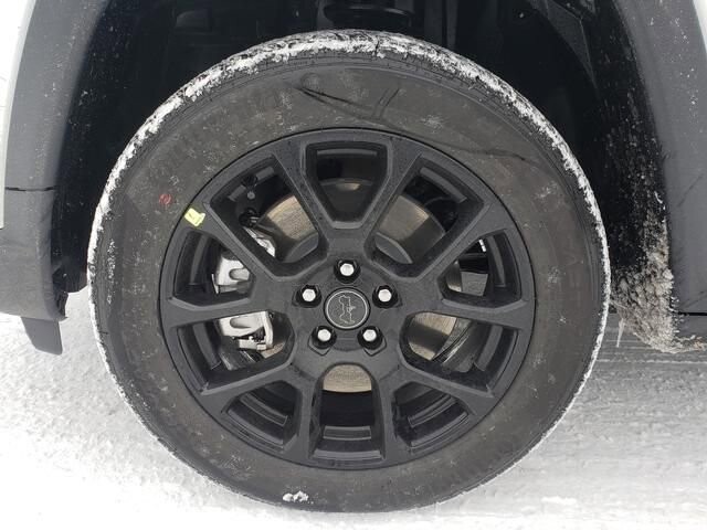 2026 Jeep Compass in Bedford, OH 44146 - 18103903 12