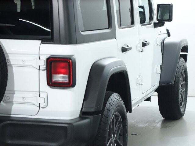 2025 Jeep Wrangler in Bedford, OH 44146 - 18103904 46