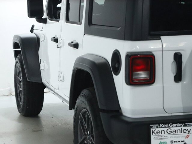 2025 Jeep Wrangler in Bedford, OH 44146 - 18103904 42