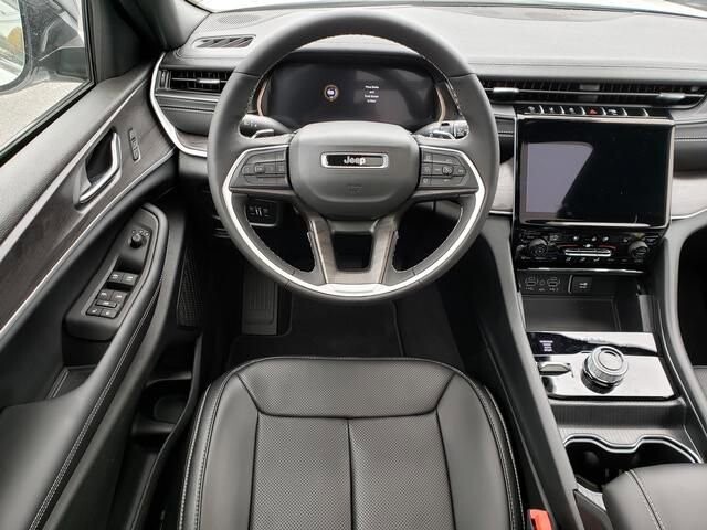 2025 Jeep Grand Cherokee L in Bedford, OH 44146 - 18103905 10