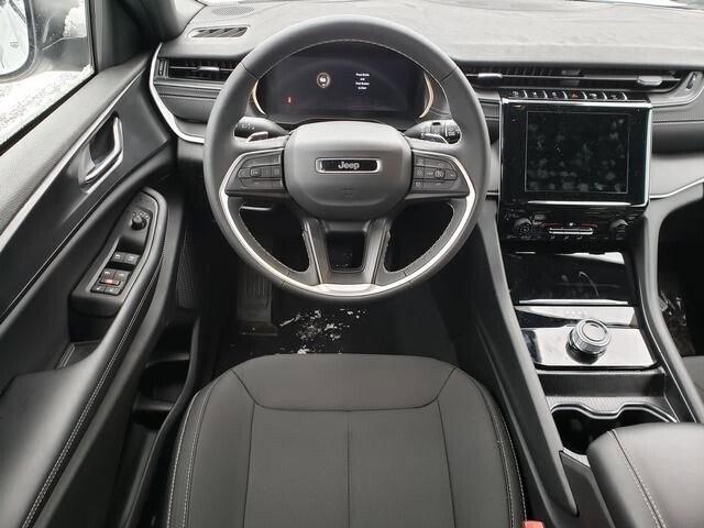 2025 Jeep Grand Cherokee L in Bedford, OH 44146 - 18103908 10