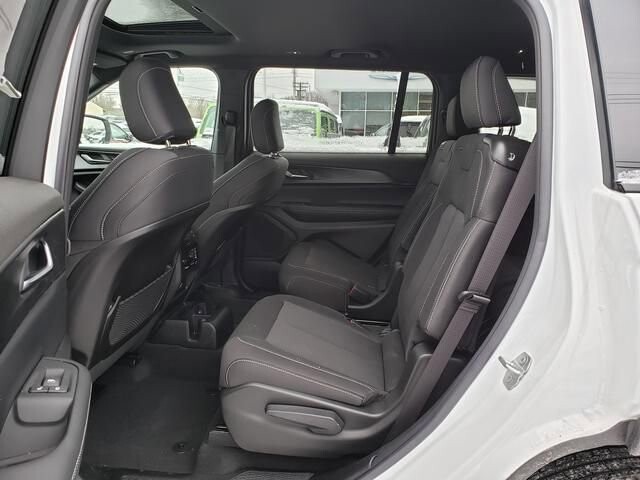 2025 Jeep Grand Cherokee L in Bedford, OH 44146 - 18103908 8