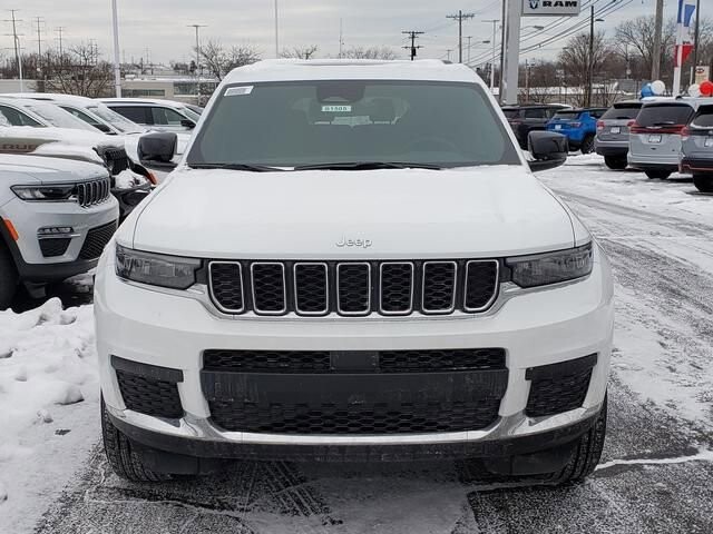 2025 Jeep Grand Cherokee L in Bedford, OH 44146 - 18103908 5
