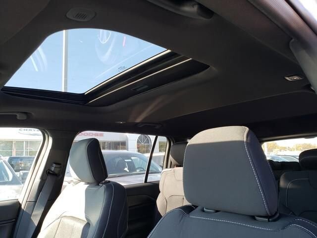 2025 Jeep Grand Cherokee L in Bedford, OH 44146 - 18103912 7