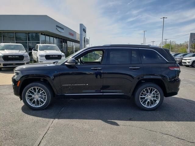 2023 Jeep Grand Cherokee in Bedford, OH 44146 - 18103916 3