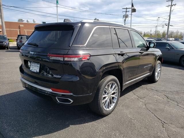 2023 Jeep Grand Cherokee in Bedford, OH 44146 - 18103916 5