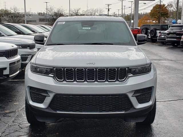 2025 Jeep Grand Cherokee in Bedford, OH 44146 - 18103918 5