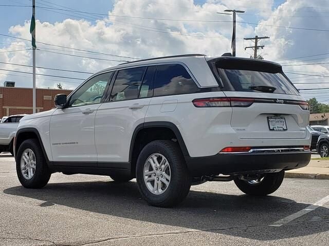 2025 Jeep Grand Cherokee in Bedford, OH 44146 - 18103919 3