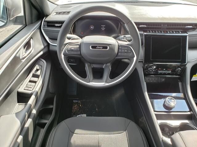 2025 Jeep Grand Cherokee in Bedford, OH 44146 - 18103919 9