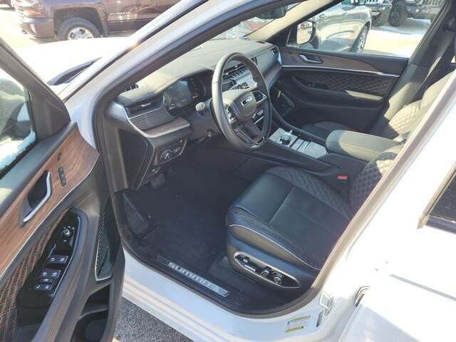 2023 Jeep Grand Cherokee in Bedford, OH 44146 - 18103923 6