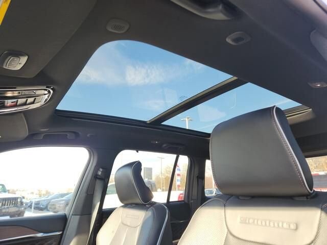 2023 Jeep Grand Cherokee in Bedford, OH 44146 - 18103923 11