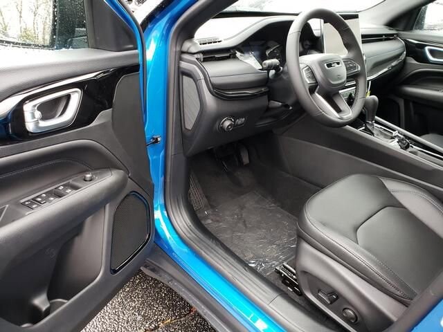 2026 Jeep Compass in Bedford, OH 44146 - 18103924 6