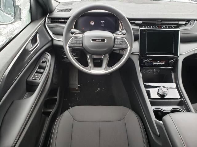 2025 Jeep Grand Cherokee L in Bedford, OH 44146 - 18103925 10