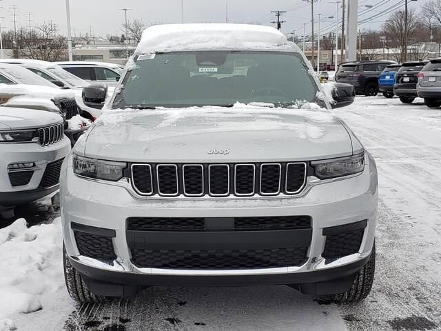 2025 Jeep Grand Cherokee L in Bedford, OH 44146 - 18103925 5