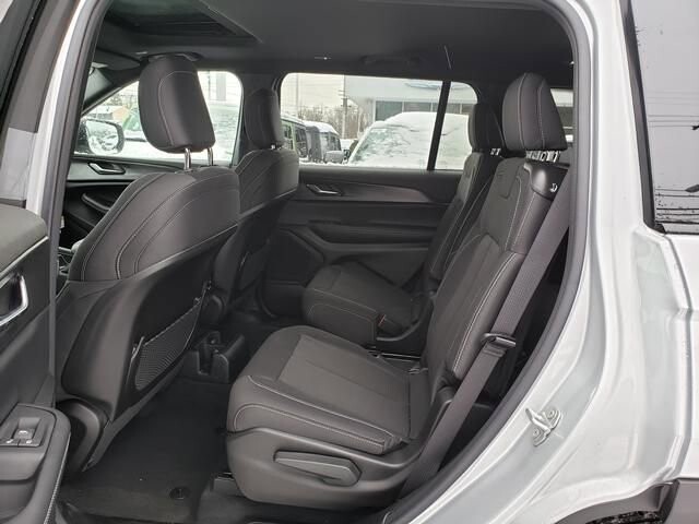 2025 Jeep Grand Cherokee L in Bedford, OH 44146 - 18103925 8