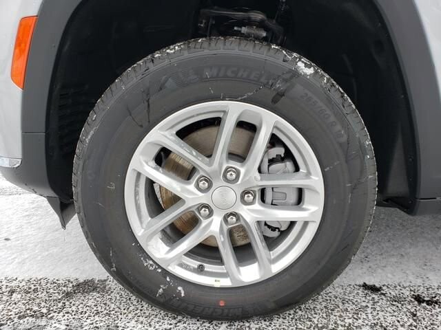 2025 Jeep Grand Cherokee L in Bedford, OH 44146 - 18103925 12