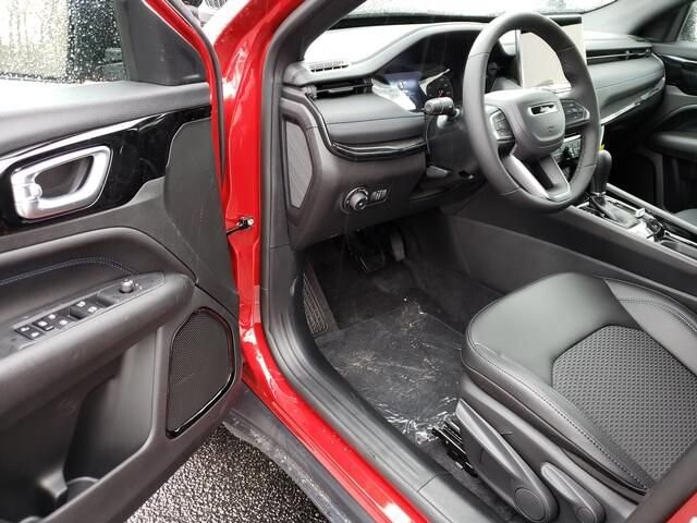 2026 Jeep Compass in Bedford, OH 44146 - 18103927 6