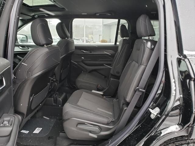 2025 Jeep Grand Cherokee L in Bedford, OH 44146 - 18103930 8