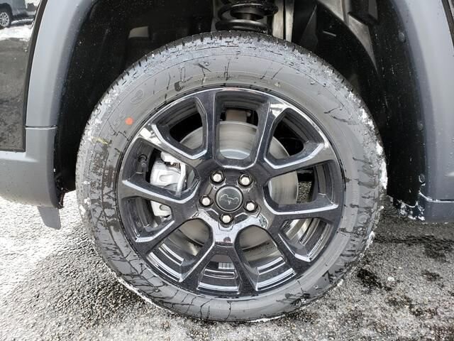 2026 Jeep Compass in Bedford, OH 44146 - 18103932 12