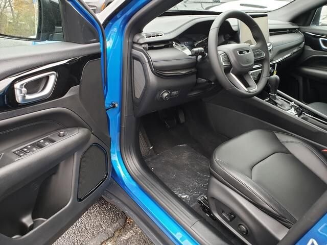 2026 Jeep Compass in Bedford, OH 44146 - 18103935 6