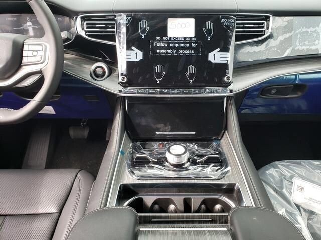 2023 Jeep Wagoneer in Bedford, OH 44146 - 18103936 8