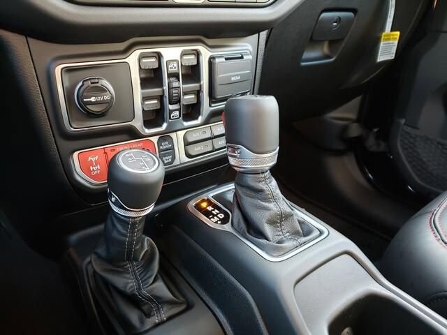 2026 Jeep Gladiator in Bedford, OH 44146 - 18103939 11