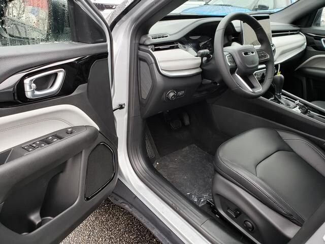 2026 Jeep Compass in Bedford, OH 44146 - 18103942 6