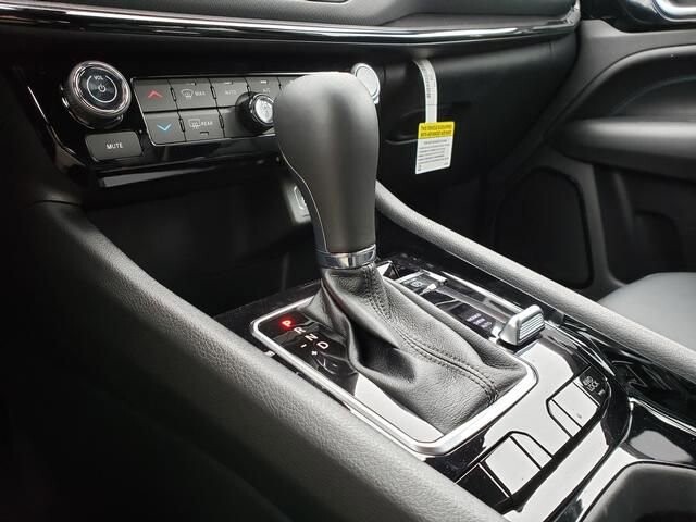 2026 Jeep Compass in Bedford, OH 44146 - 18103944 11