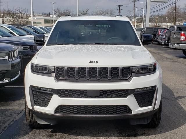 2026 Jeep Grand Cherokee in Bedford, OH 44146 - 18103946 5