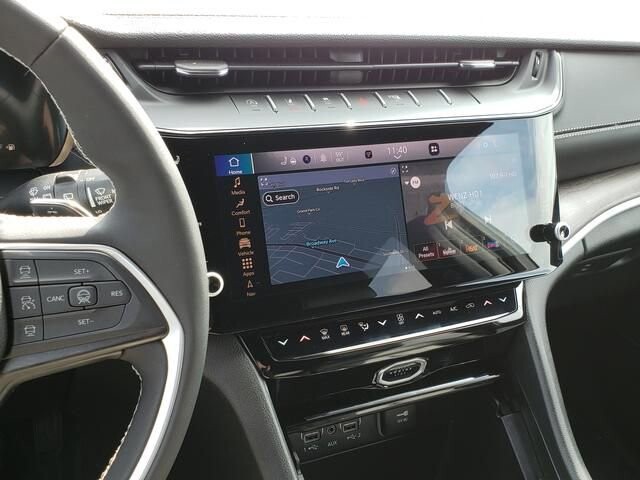 2026 Jeep Grand Cherokee in Bedford, OH 44146 - 18103946 11