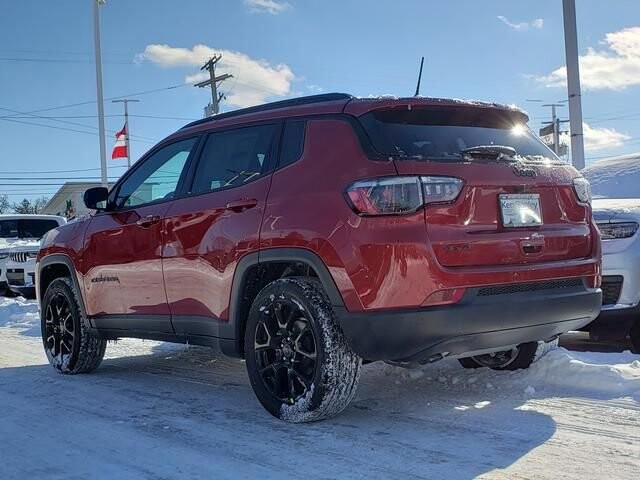 2026 Jeep Compass in Bedford, OH 44146 - 18103949 3