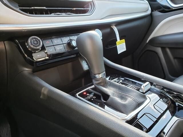 2026 Jeep Compass in Bedford, OH 44146 - 18103952 11