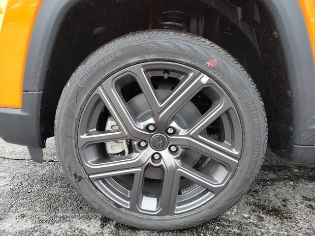 2026 Jeep Compass in Bedford, OH 44146 - 18103956 12