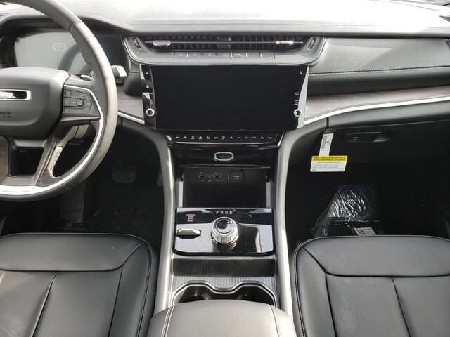 2026 Jeep Grand Cherokee in Bedford, OH 44146 - 18103957 8