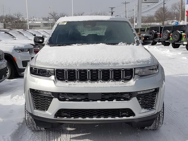 2026 Jeep Grand Cherokee in Bedford, OH 44146 - 18103957 5
