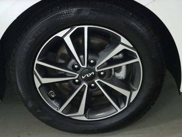 2024 Kia Forte in Bedford, OH 44146 - 18103958 10