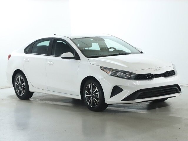 2024 Kia Forte in Bedford, OH 44146 - 18103958 9