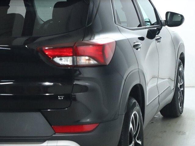 2025 Chevrolet TrailBlazer in Bedford, OH 44146 - 18103960 45