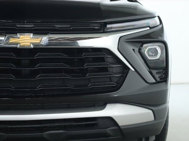 2025 Chevrolet TrailBlazer in Bedford, OH 44146 - 18103960 7