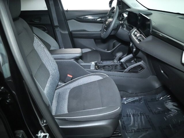 2025 Chevrolet TrailBlazer in Bedford, OH 44146 - 18103960 34