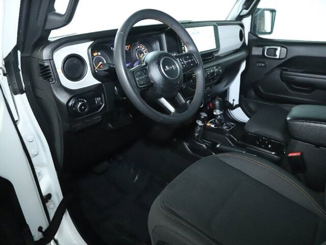 2024 Jeep Wrangler in Bedford, OH 44146 - 18103962 17