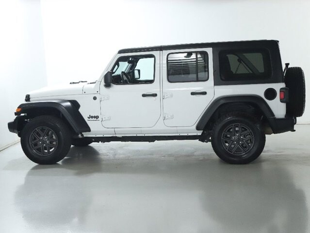 2024 Jeep Wrangler in Bedford, OH 44146 - 18103962 40