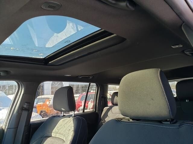 2025 Jeep Grand Cherokee L in Bedford, OH 44146 - 18103963 7