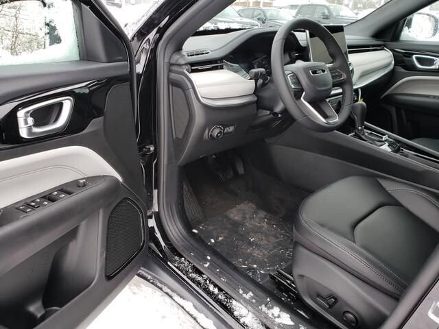 2026 Jeep Compass in Bedford, OH 44146 - 18103964 6