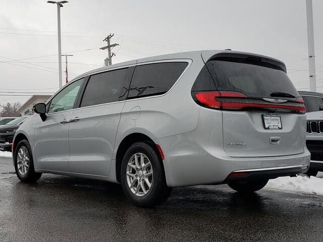 2026 Chrysler Pacifica in Bedford, OH 44146 - 18103965 3