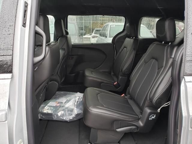 2026 Chrysler Pacifica in Bedford, OH 44146 - 18103965 7