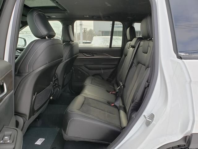 2026 Jeep Grand Cherokee in Bedford, OH 44146 - 18103966 8