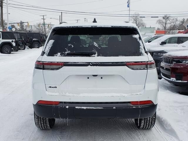 2026 Jeep Grand Cherokee in Bedford, OH 44146 - 18103966 4