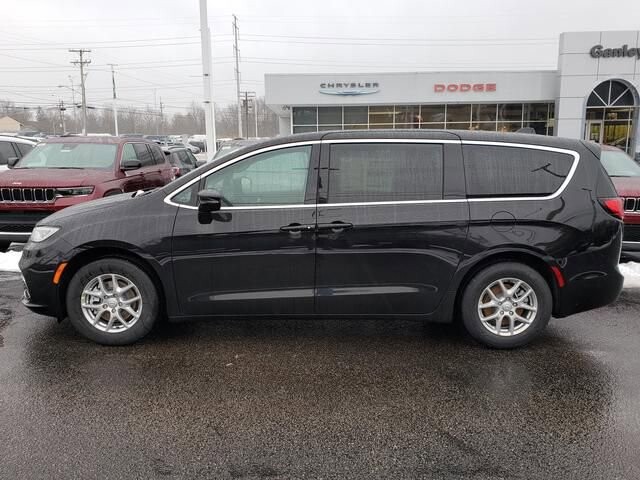 2026 Chrysler Pacifica in Bedford, OH 44146 - 18103967 2