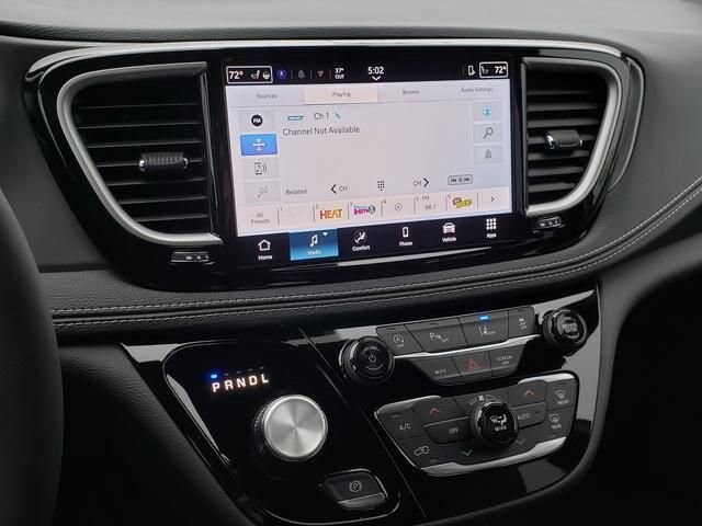 2026 Chrysler Pacifica in Bedford, OH 44146 - 18103967 11